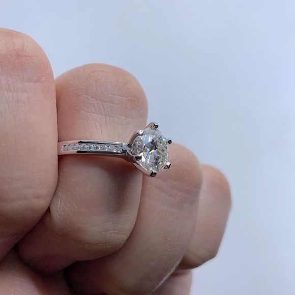 2.6 TCW CARAT ROUND BRILLIANT ENGAGEMENT RING - Picture 9 of 12